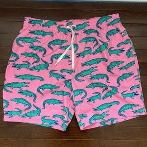Men’s XL Chubbies pink with gators